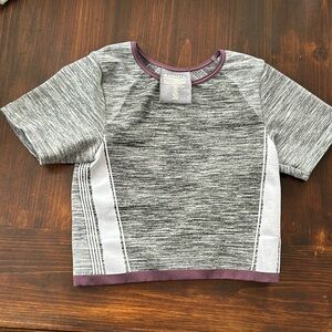 Athleta small cropped workout top